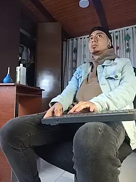 Snapshot of abnerdam01 chatting on 11.12.25 abnerdam01 online show from 11.12.25