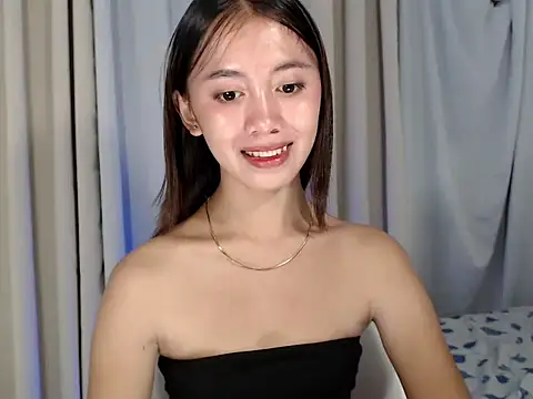 lovely kiannaHugecock online show from 09.12.25