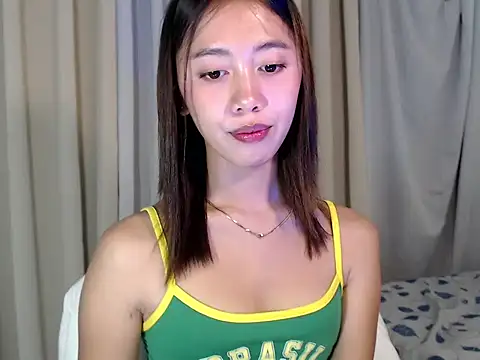 lovely kiannaHugecock online show from 09.13.25