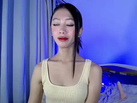 lovely kiannaHugecock online show from 02.02.26