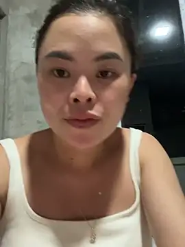 Snapshot of han-cute chatting on 09.13.25 han-cute online show from 09.13.25