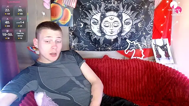 Snapshot of Xavier_Night81 chatting on 10.20.25 Xavier Night81 online show from 10.20.25