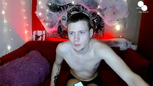 Snapshot of Xavier_Night81 chatting on 10.31.25 Xavier Night81 online show from 10.31.25