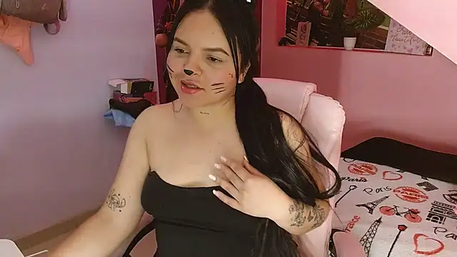 Snapshot of mabelsweet303av chatting on 10.31.25 mabelsweet303av online show from 10.31.25