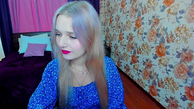 RebeccaChamb online show from 09.18.25