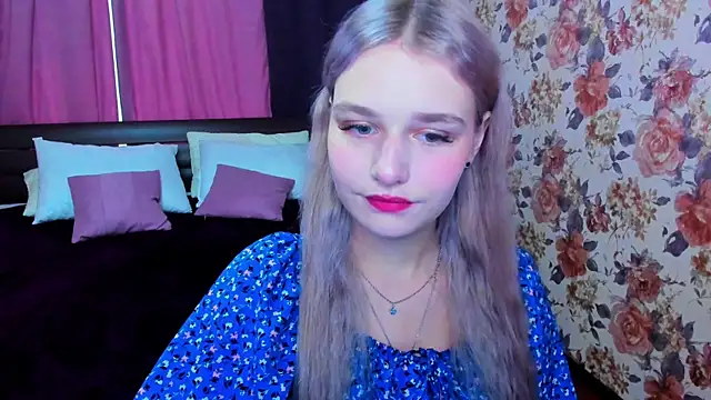 RebeccaChamb online show from 09.26.25