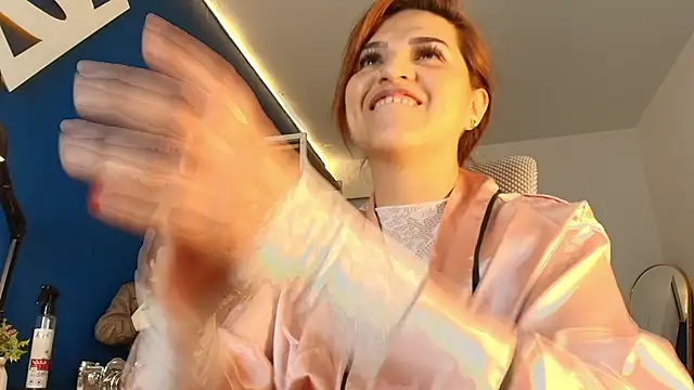 Snapshot of Skylar__Desire chatting on 10.25.25 Skylar Desire online show from 10.25.25