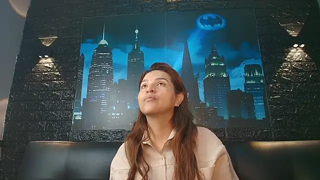 Snapshot of Skylar__Desire chatting on 11.05.25 Skylar Desire online show from 11.05.25