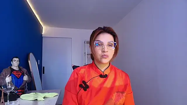 Snapshot of Skylar__Desire chatting on 11.12.25 Skylar Desire online show from 11.12.25