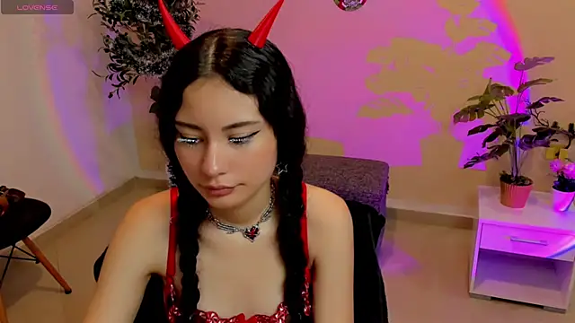 Krysten Riter online show from 12.20.25