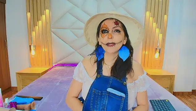 Snapshot of allie_pearl chatting on 10.31.25 allie pearl online show from 10.31.25