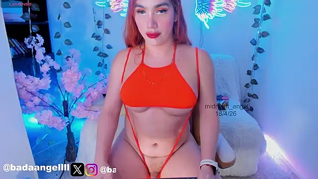 Snapshot of midnight_angell chatting on 04.19.26 midnight angell online show from 04.19.26