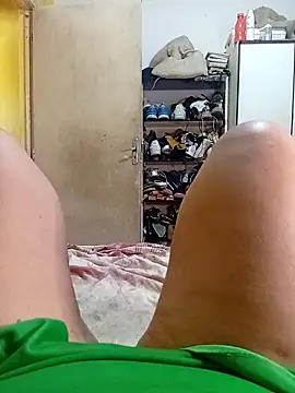 Snapshot of Ravena2290 chatting on 10.08.25 Ravena2290 online show from 10.08.25