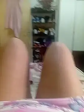 Snapshot of Ravena2290 chatting on 10.09.25 Ravena2290 online show from 10.09.25