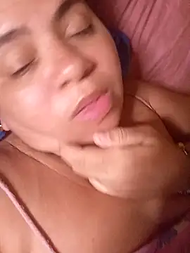 Snapshot of Ravena2290 chatting on 10.13.25 Ravena2290 online show from 10.13.25