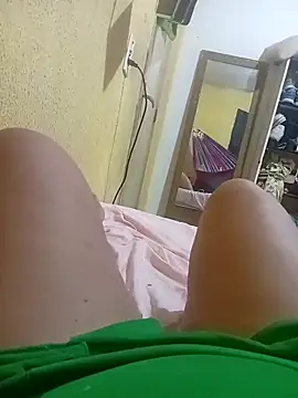 Snapshot of Ravena2290 chatting on 10.31.25 Ravena2290 online show from 10.31.25