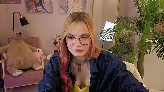 Ginger Emma online show from 09.28.25