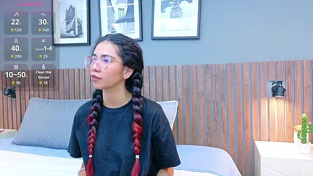 Snapshot of luna_roja25 chatting on 09.15.25 luna roja25 online show from 09.15.25