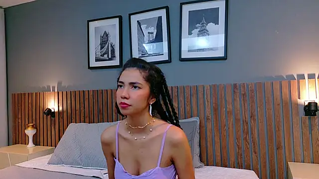 Snapshot of luna_roja25 chatting on 09.24.25 luna roja25 online show from 09.24.25