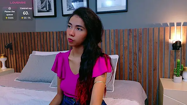 Snapshot of luna_roja25 chatting on 10.02.25 luna roja25 online show from 10.02.25