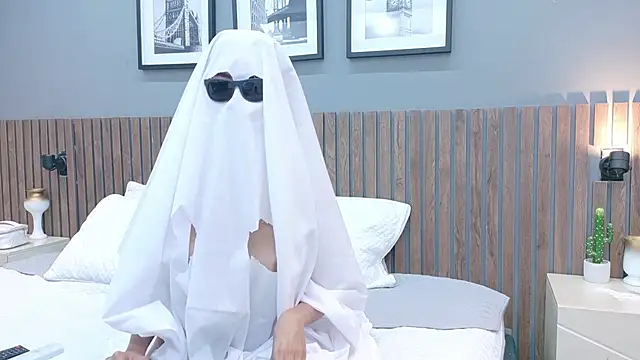 Snapshot of luna_roja25 chatting on 10.12.25 luna roja25 online show from 10.12.25