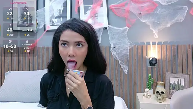 Snapshot of luna_roja25 chatting on 10.16.25 luna roja25 online show from 10.16.25