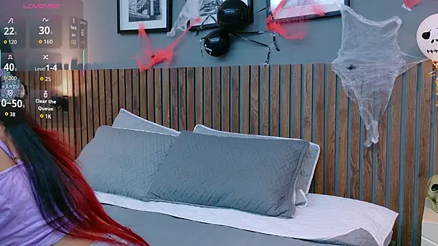 Snapshot of luna_roja25 chatting on 10.20.25 luna roja25 online show from 10.20.25