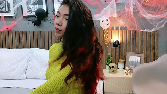 Snapshot of luna_roja25 chatting on 11.04.25 luna roja25 online show from 11.04.25