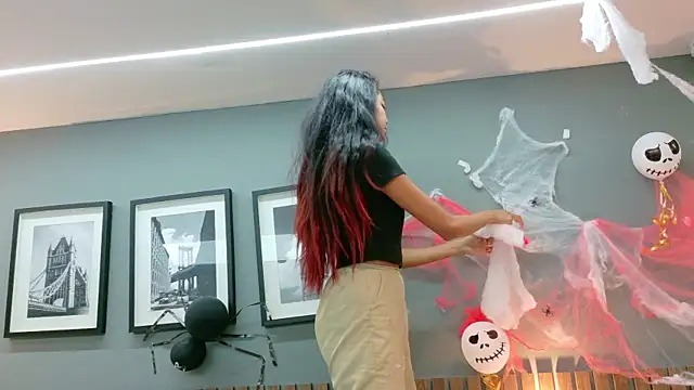 Snapshot of luna_roja25 chatting on 11.06.25 luna roja25 online show from 11.06.25