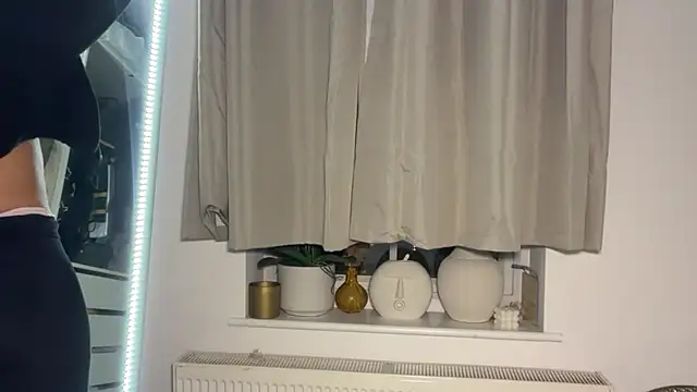 Snapshot of KayleeBella chatting on 11.03.25 KayleeBella online show from 11.03.25