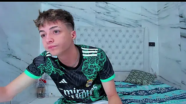 Ari and Storm online show from 11.22.25