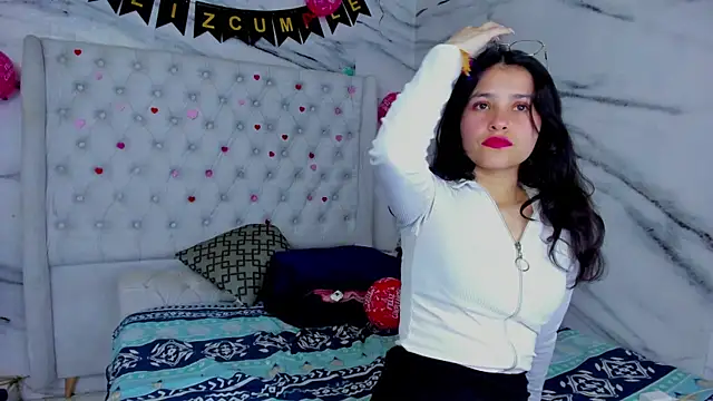 Ari and Storm online show from 04.06.26