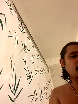 Snapshot of daddyvibes chatting on 10.12.25 daddyvibes online show from 10.12.25