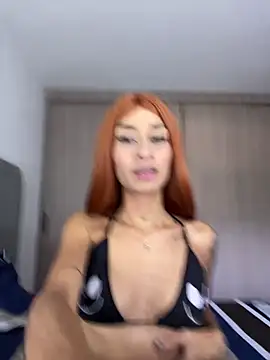 Snapshot of SunshineLizzy chatting on 10.02.25 SunshineLizzy online show from 10.02.25