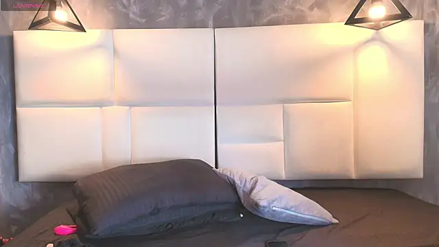 Snapshot of SunshineLizzy chatting on 10.16.25 SunshineLizzy online show from 10.16.25