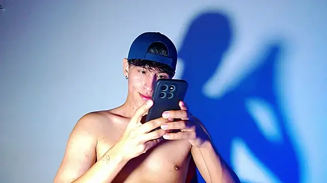 rowanbigboy23 online show from 12.20.25