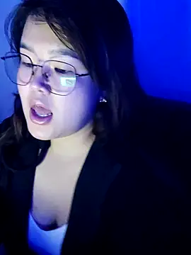 Snapshot of Innogin chatting on 10.17.25 Innogin online show from 10.17.25