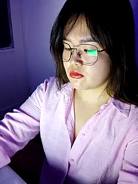 Snapshot of Innogin chatting on 10.25.25 Innogin online show from 10.25.25