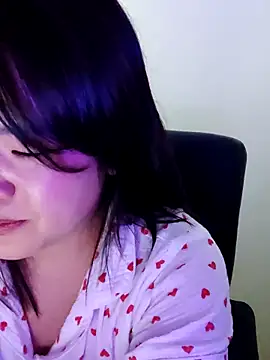 Snapshot of Innogin chatting on 11.14.25 Innogin online show from 11.14.25