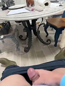 Snapshot of camboys_poyraz chatting on 10.31.25 camboys poyraz online show from 10.31.25