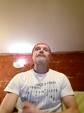 Snapshot of Kuba_Gd chatting on 10.08.25 Kuba Gd online show from 10.08.25