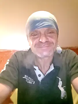 Snapshot of Kuba_Gd chatting on 10.09.25 Kuba Gd online show from 10.09.25