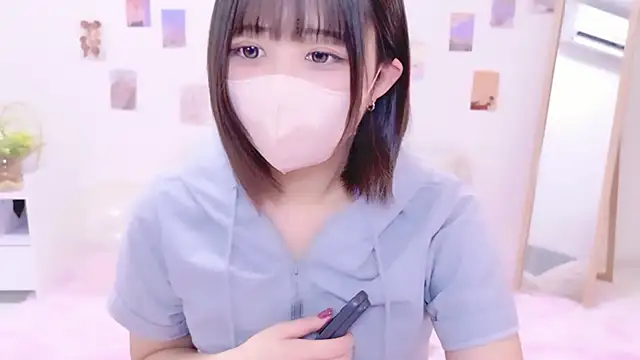 Hinata Sun online show from 12.02.25