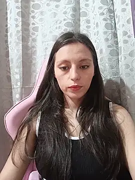 Snapshot of Lahila_ chatting on 07.15.26 Lahila online show from 07.15.26