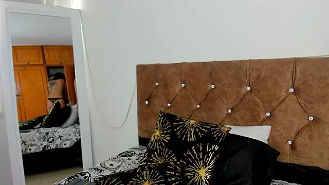 Snapshot of camila_collins7 chatting on 11.08.25 camila collins7 online show from 11.08.25