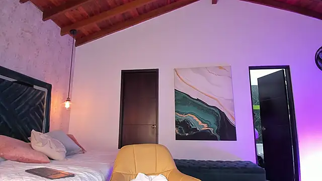 Sofi Moreno online show from 09.30.25