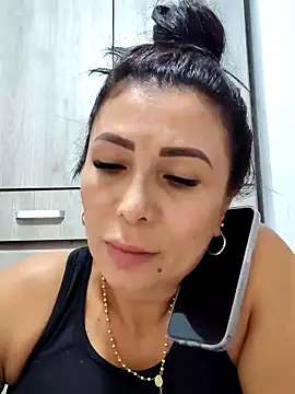 Snapshot of mia_mancinii chatting on 04.24.26 mia mancinii online show from 04.24.26