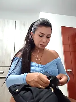 Snapshot of mia_mancinii chatting on 05.14.26 mia mancinii online show from 05.14.26