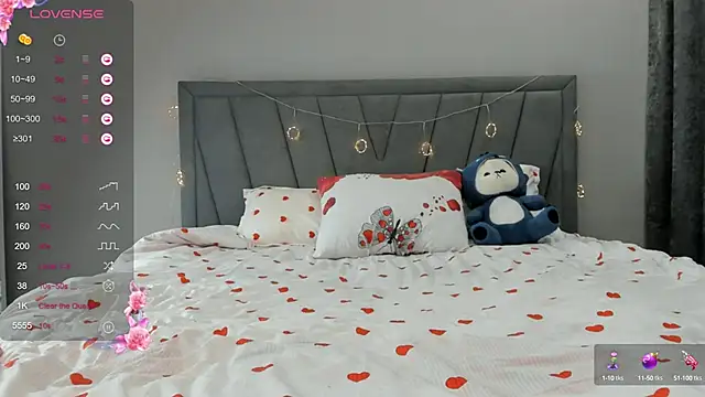 qimiiqo online show from 10.15.25