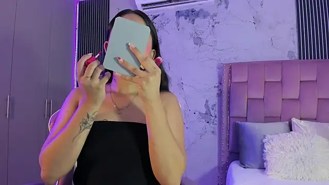 Laly Cherry  online show from 09.25.25